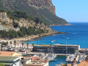 LE COSY Appartement à CASSIS avec vue exceptionnelle sur mer